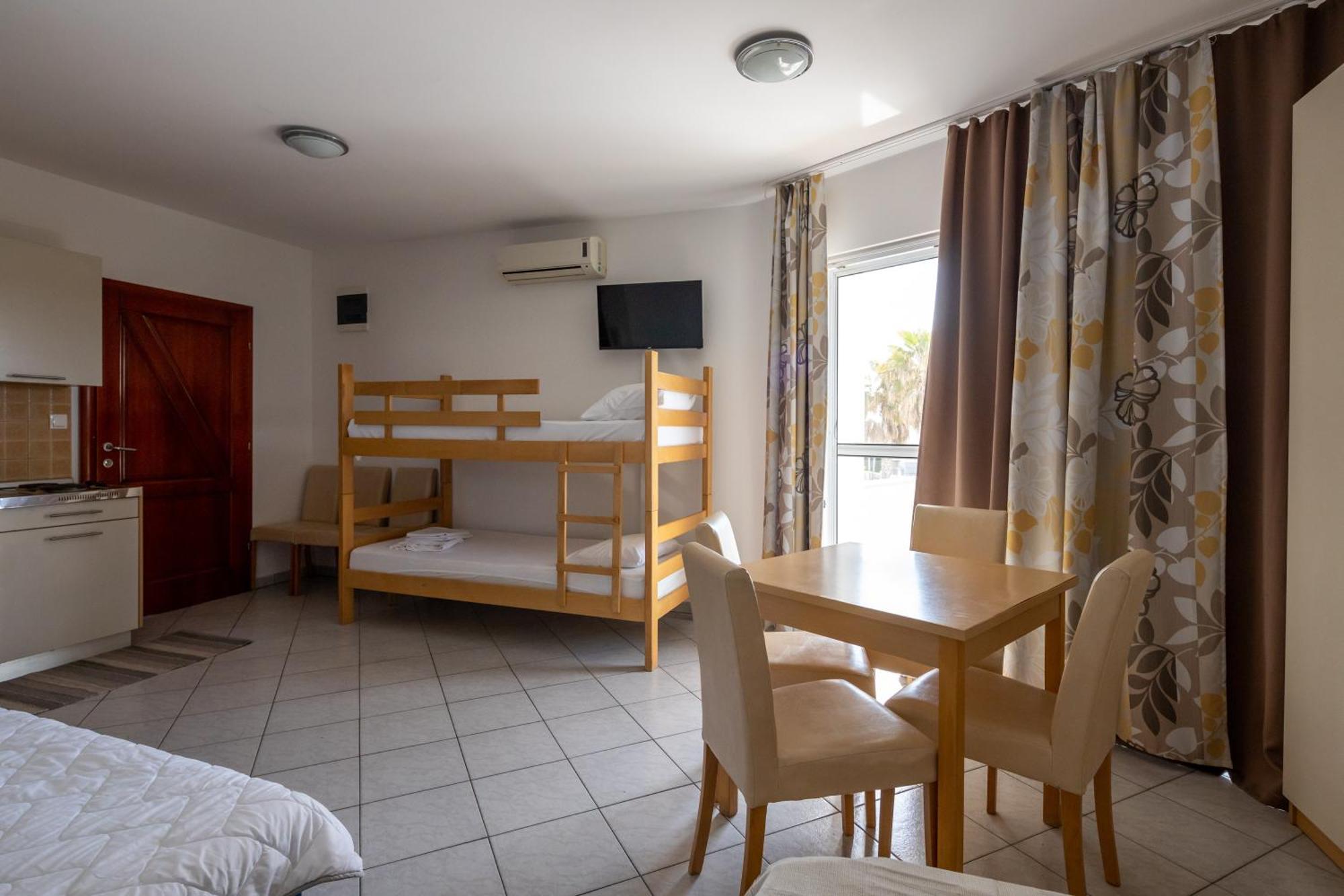 Apartments Eddy Veselica Novalja Bilik gambar